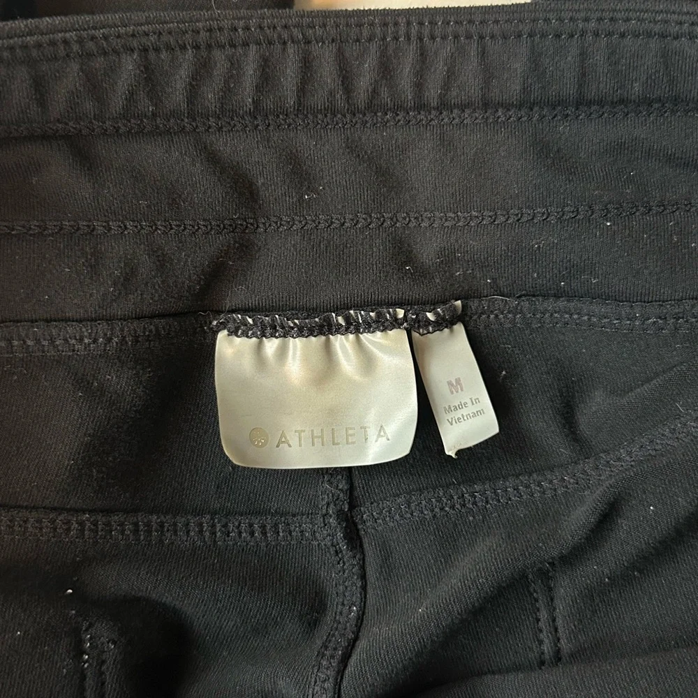 Athleta Women’s Quest Metro Cargo Classic Black Mid Rise Joggers Size Medium - Picture 8 of 8